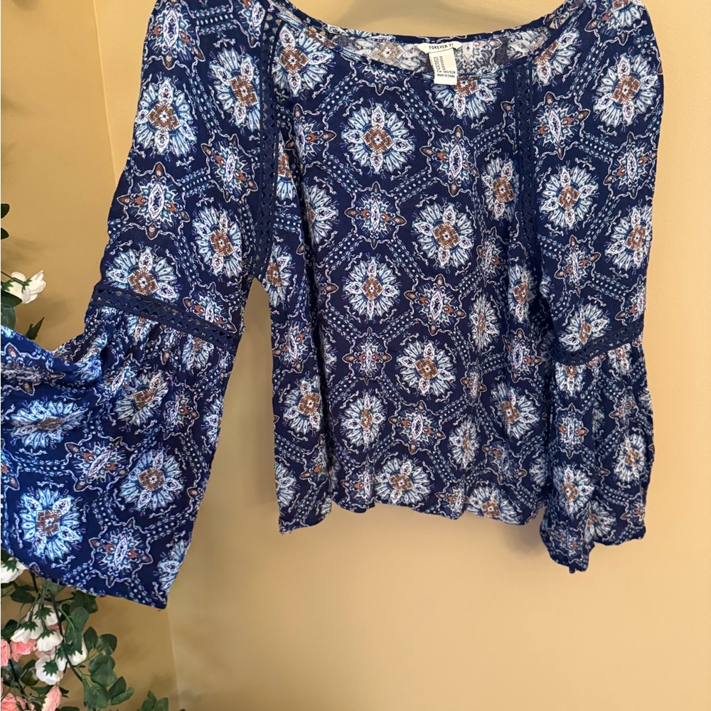 Blue and white Ruffle sleeves shirt size Medium